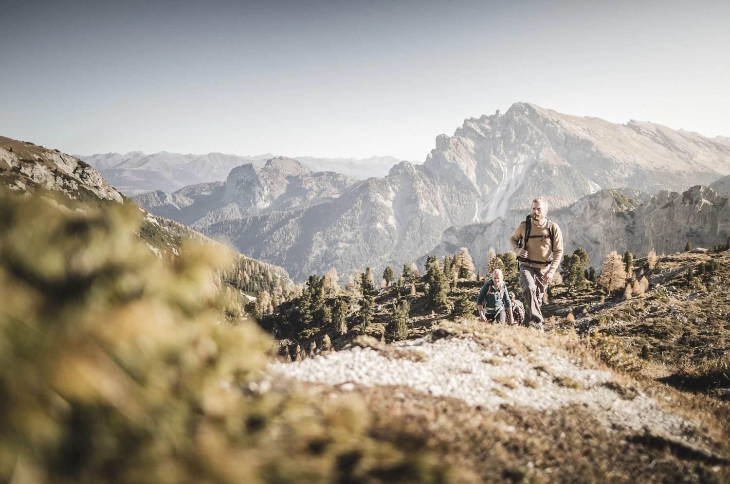 Roaring waterfalls, idyllic Alpine huts and rugged peaks: the mountainscape in Pflersch offers plenty of family-friendly walking paths and high mountain hiking trails. <br><br><a class="erlebenbutton" href="https://www.gossensass.org/en/activities-gossensass/hiking-climbing/mountain-delights.html">Discover more</a>